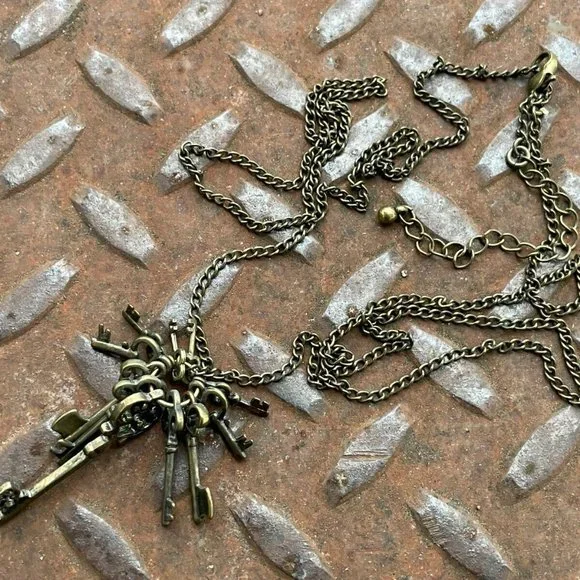 Nordstrom Rack Necklaces Antique Glod Tone Keys Statement Pendant Jewelry - Picture 11 of 11